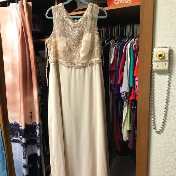 Was my prom dress and will never wear it again - Picture 2 of 5